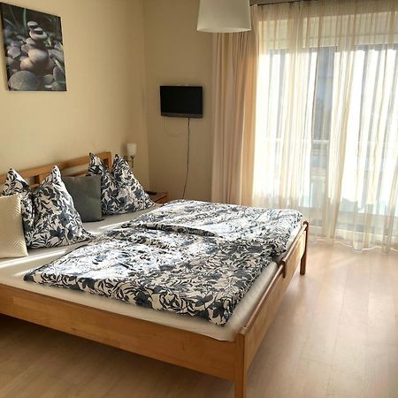 Gaestezimmer La Storia โรสเอค ภายนอก รูปภาพ