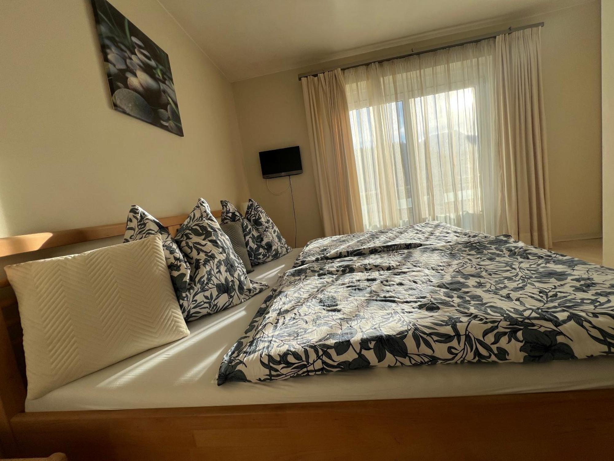 Gaestezimmer La Storia โรสเอค ภายนอก รูปภาพ