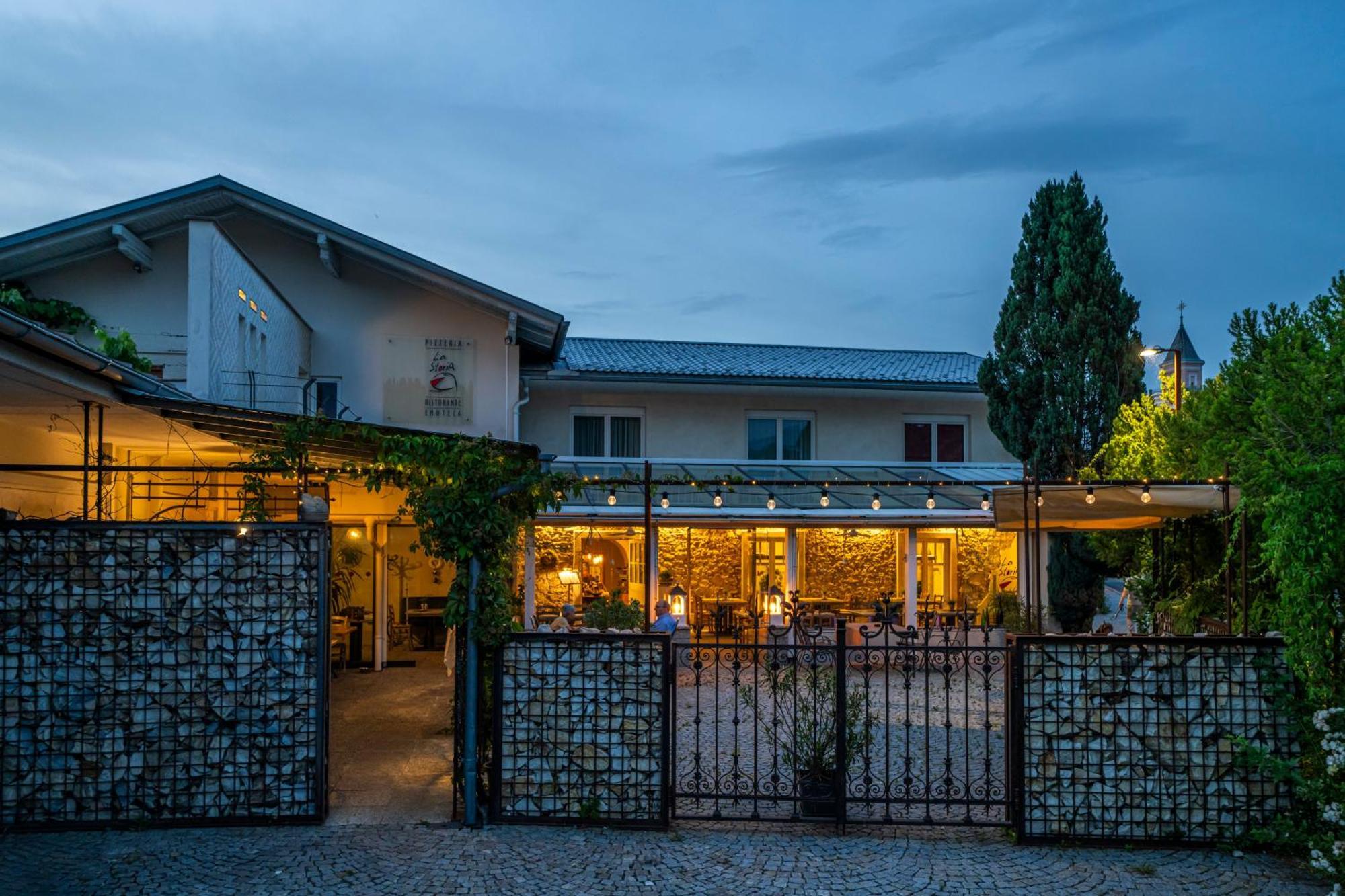 Gaestezimmer La Storia โรสเอค ภายนอก รูปภาพ
