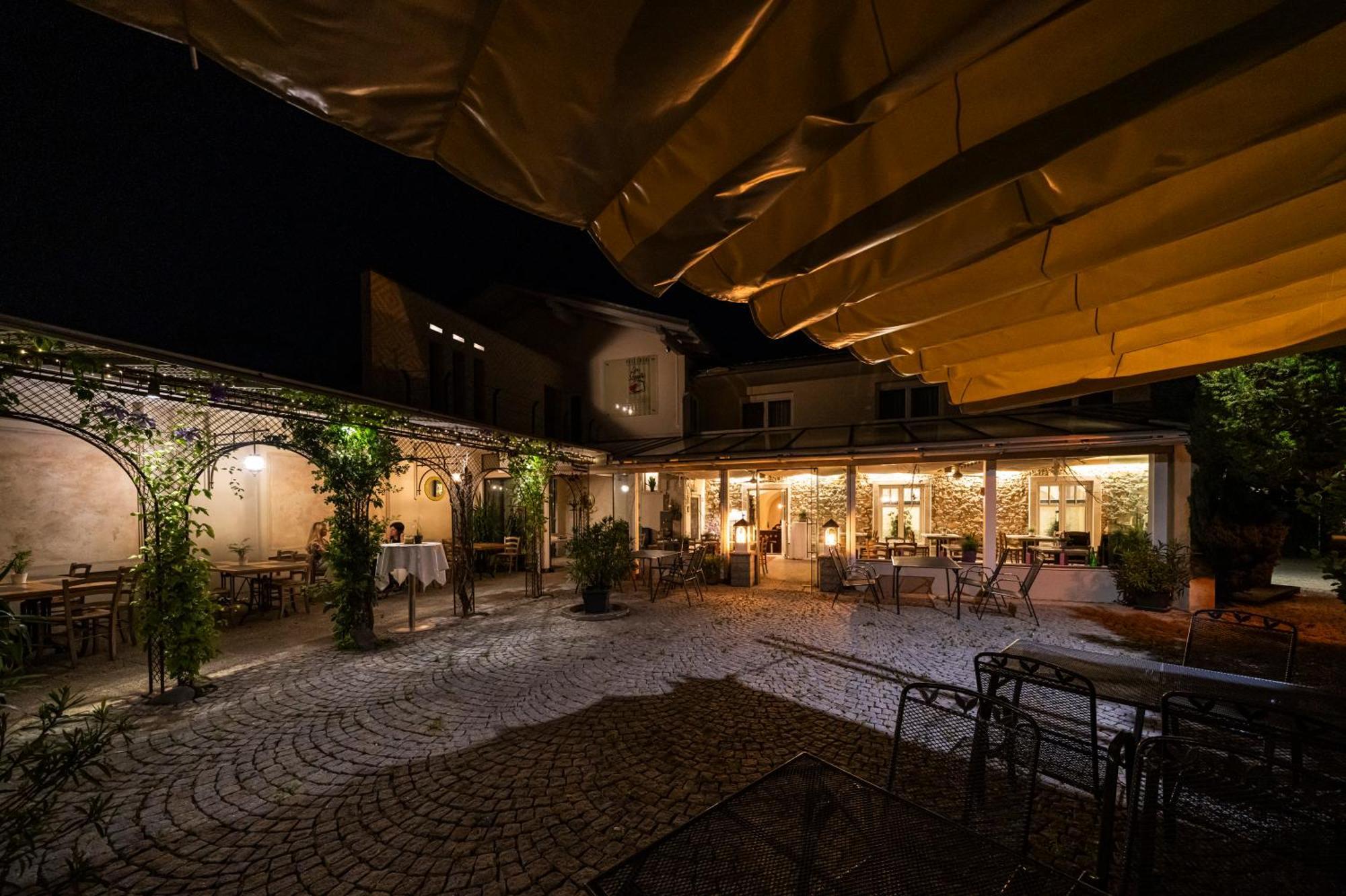 Gaestezimmer La Storia โรสเอค ภายนอก รูปภาพ